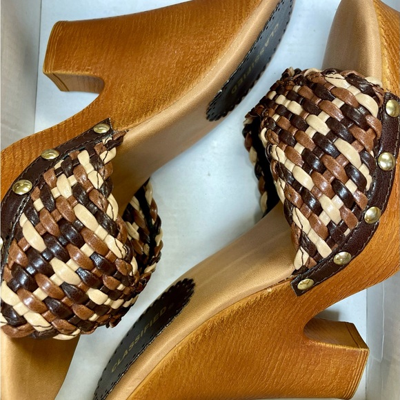 Brown and tan sandals - Picture 3 of 11